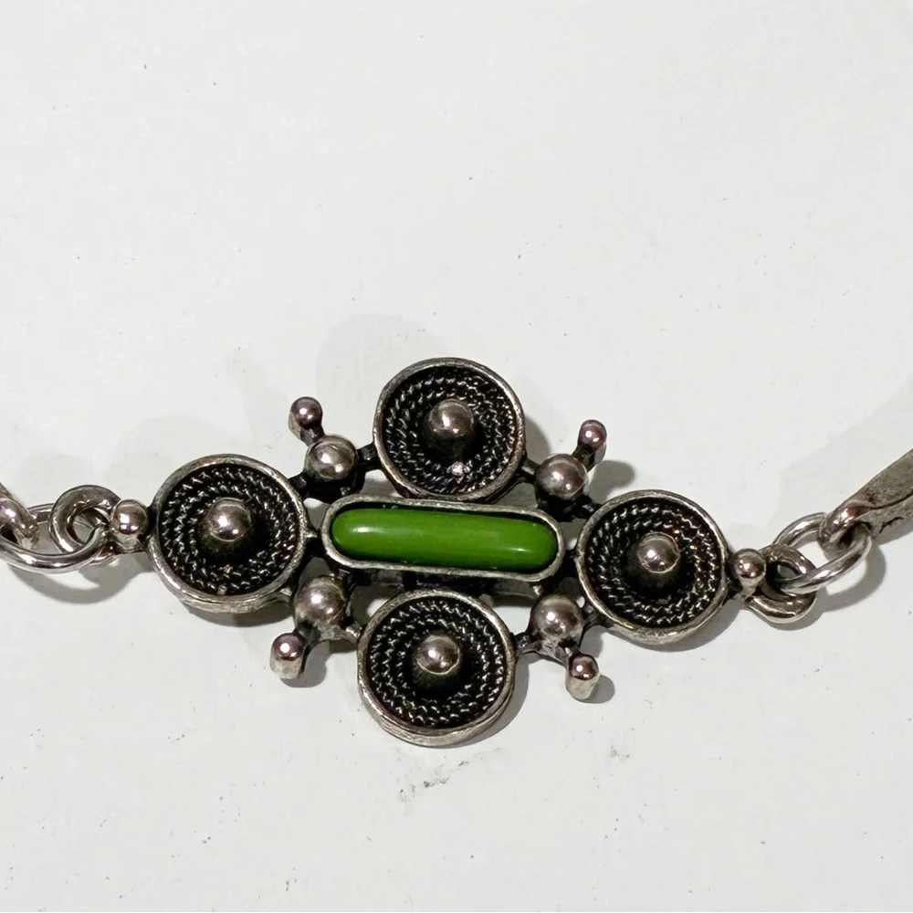 Silvertone Bracelet‎ Mesa Flower Green Adjustable